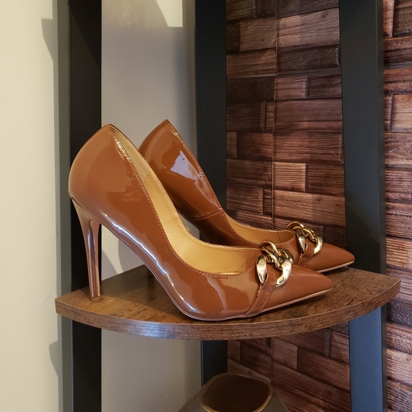 **SOLD** Steve Madden Zilday high heel pumps. - Picture 6 of 8